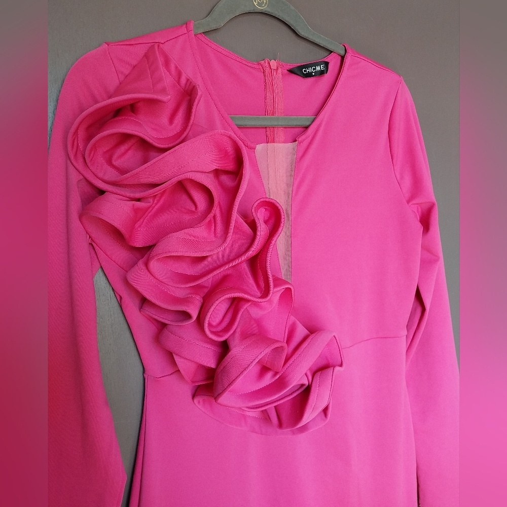 Pink Ruffled V-Neck Long Sleeve Cocktail Dress - Picture 3 of 6